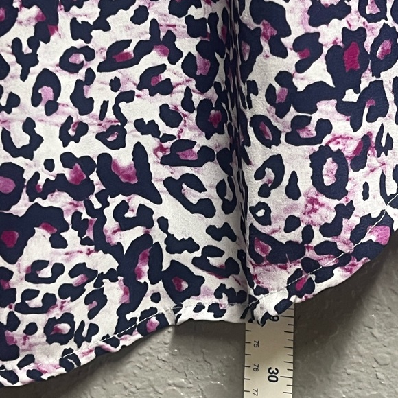 Torrid short sleeve preowned plus blouse, size 2 - Picture 6 of 6